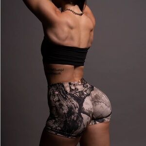 LOYALTY V2 EVERSON SEAMLESS “KATYA” SHORTS IN CHERRY BLOSSOM WOODLAND CAMO